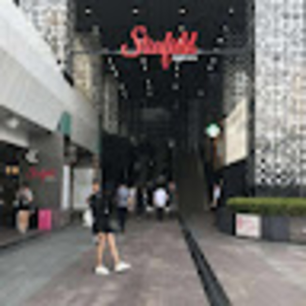 Meet your Posher, Crystal